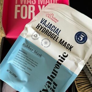 ЭDivine Derriere Hydrogel Vajacial Mask - Premium Modeling